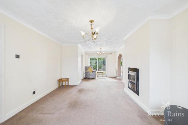 3 bed Link Detached House for sale Image 9