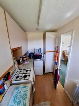 2 bed Apartment for sale Image 5