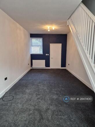 Living/Dining Room (1/2)