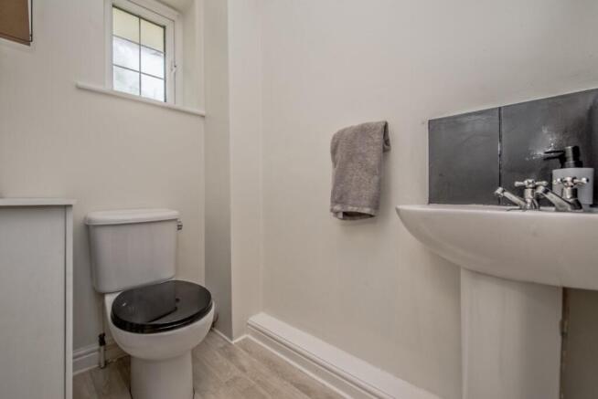 3 bed Detached for sale Image 6
