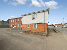 6, 48 Barclay Court, Woodcock Road, Warminster BA12 9DQ