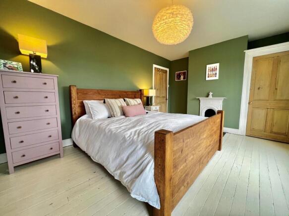 4 bed Terraced for sale Image 12