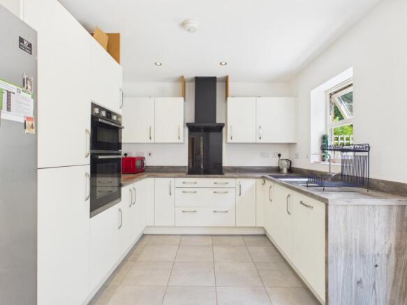 4 bed Detached for sale Image 6