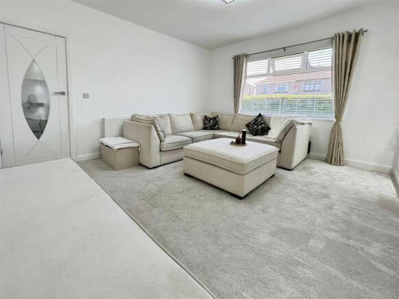 2 bed Detached Bungalow for sale Image 6