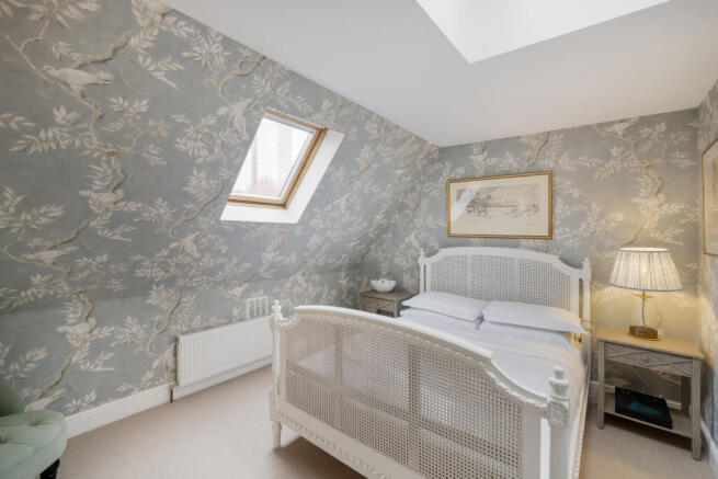 Private Realtor-23 Royal Crescent Mews-21_Lo