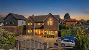 2, Holhouse Lane, Bury BL8 4HD