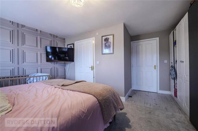 5 bed Terraced for sale Image 11