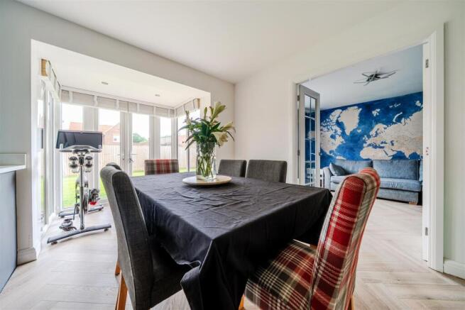 4 bed Detached for sale Image 8