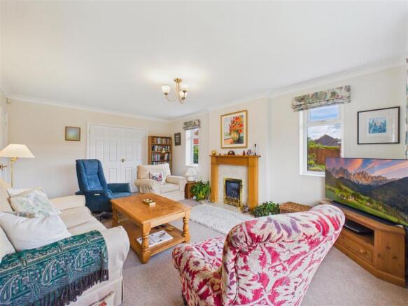 3 bed Detached Bungalow for sale Image 6