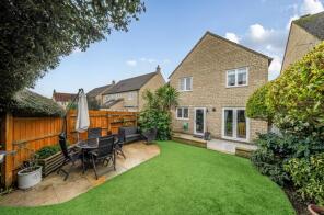 16, Bluebell Way, Carterton OX18 1JY