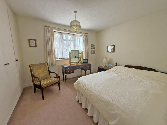 4 bed Detached Bungalow for sale Image 9