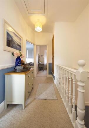 14 Stallcourt Av. 0296.jpg