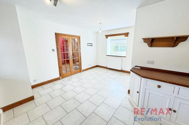 Kitchen Dining Area