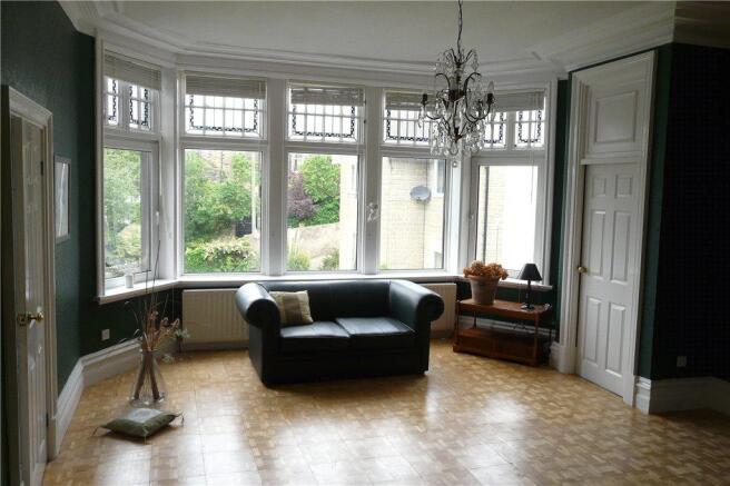 Large Main Bedroom