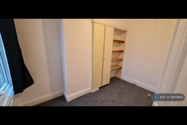 2 bed Terraced to rent Image 5
