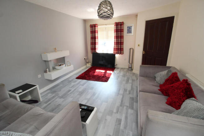 3 bed Semi-Detached for sale Image 2