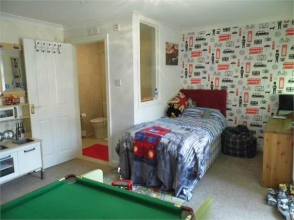 Photo 10