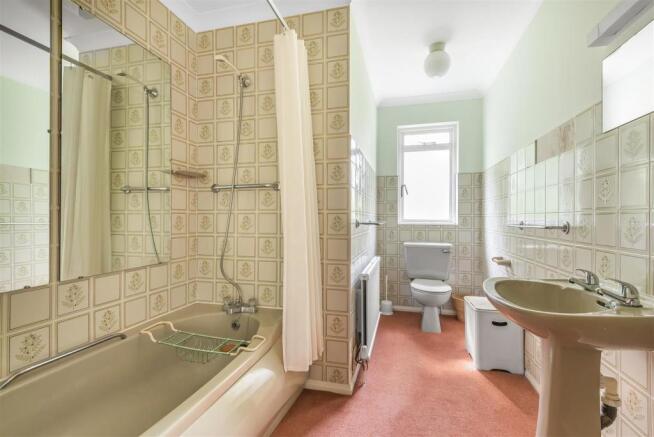 Family Bathroom.jpg