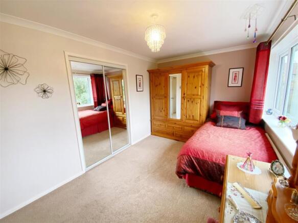 Bedroom 3 pic 2.jpg