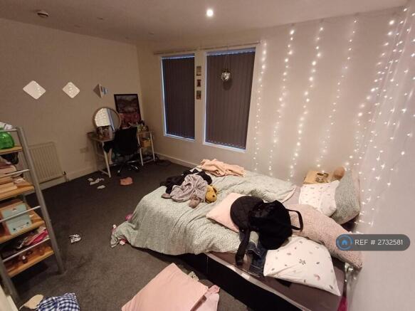 3 bed Terraced to rent Image 6
