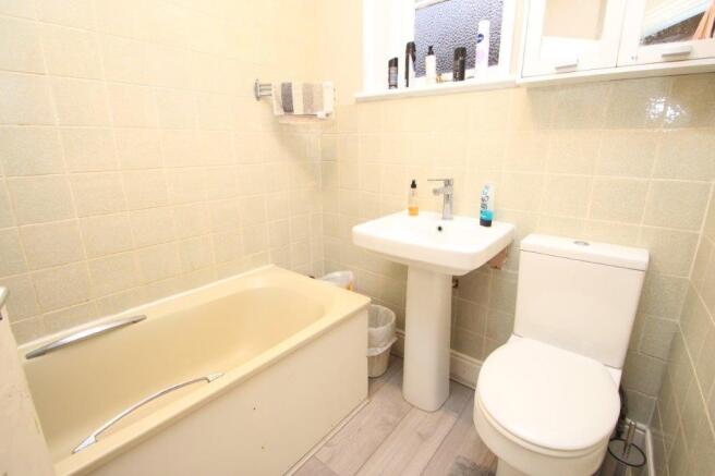 14 Wyndham bath.jpg