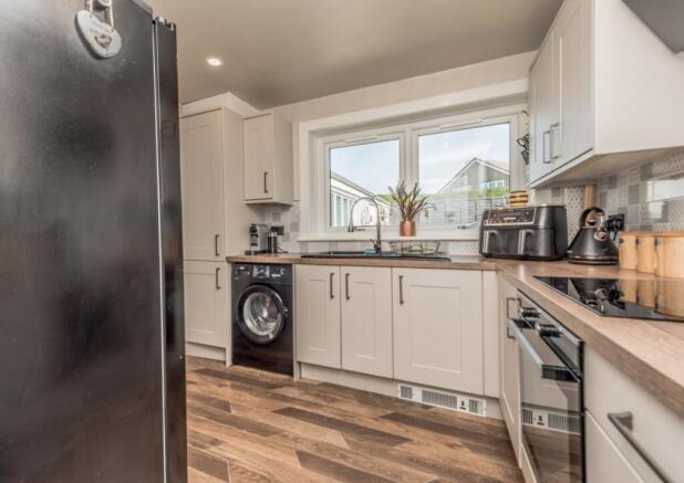 3 bed Semi-Detached for sale Image 5