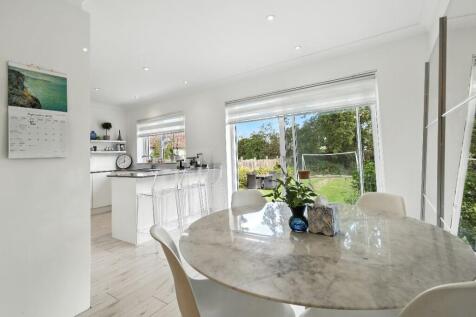 Aberdale Gardens, Potters Bar, Hertfordshire, EN6