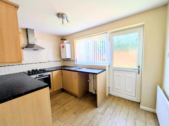 2 bed Semi-Detached for sale Image 6