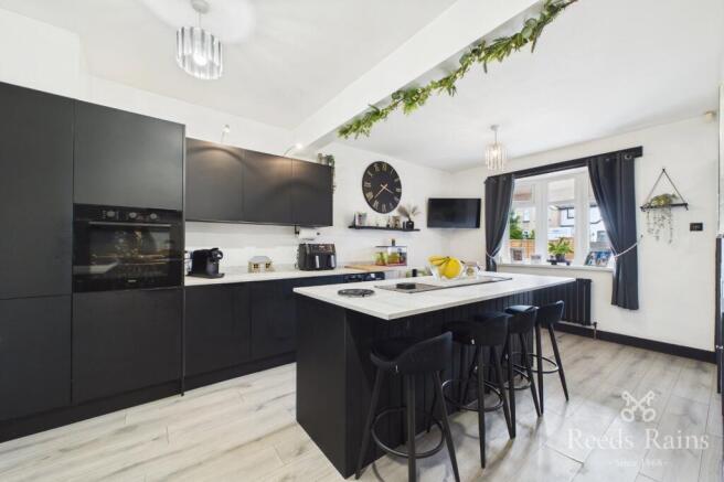3 bed Semi-Detached for sale Image 5