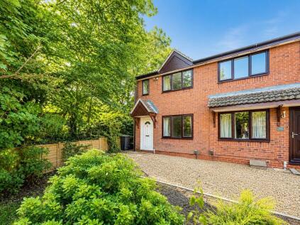 Bennetts Court, Yate