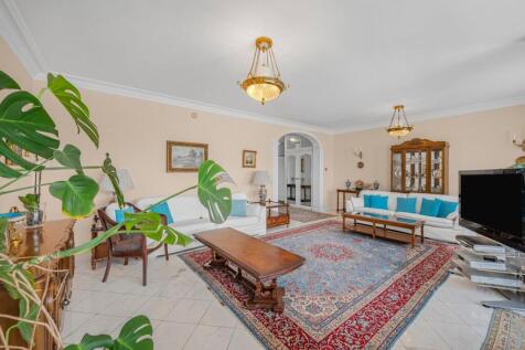 Raynham,
Norfolk Crescent, W2