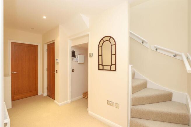 2 bed Flat for sale Image 7