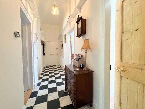 2 bed Apartment for sale Image 12