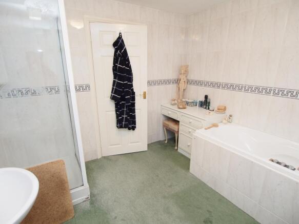 En Suite Bathroom