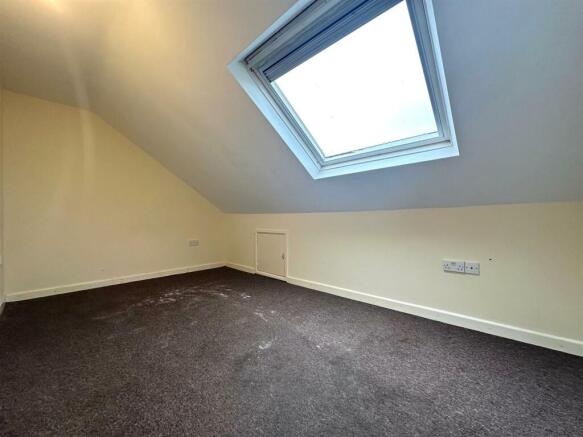 Flat 4, 8 Swiss Road - 9.jpg