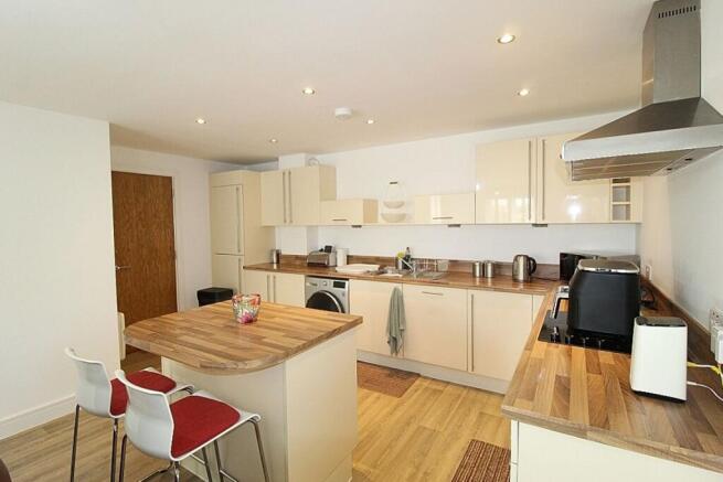 2 bed Apartment for sale Image 9