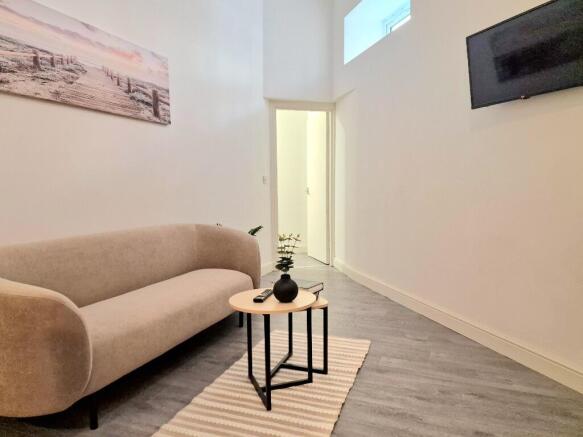 1 bed Flat to rent Image 5