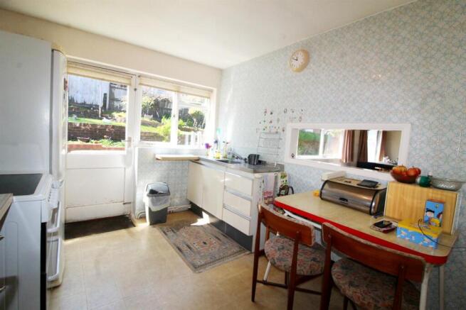 Kitchen 2 e.jpg