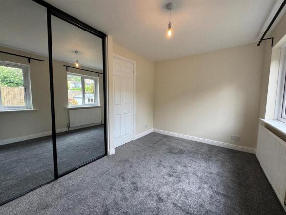 2 bed Town House to rent Image 6
