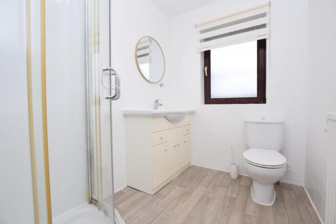 2 bed Semi-Detached Bungalow to rent Image 9