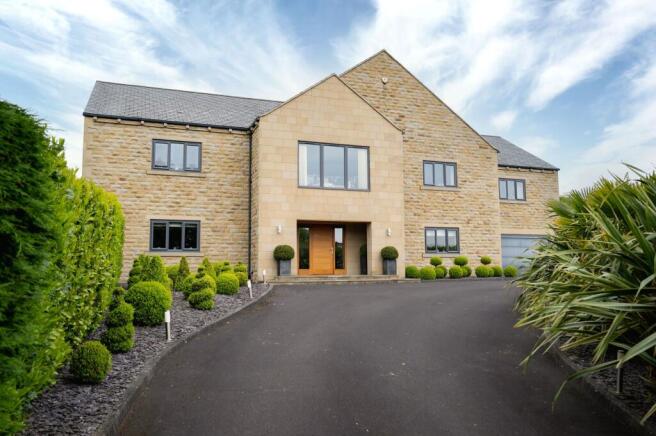 6 bed Detached for sale Image 4