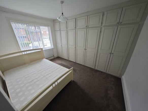 3 bed Semi-Detached to rent Image 6