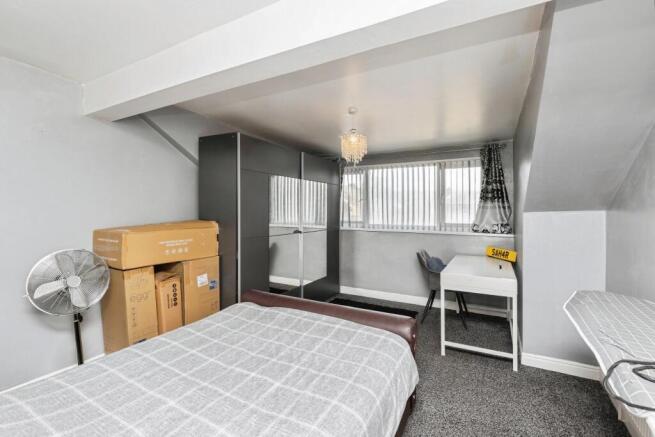 4 bed Terraced for sale Image 12