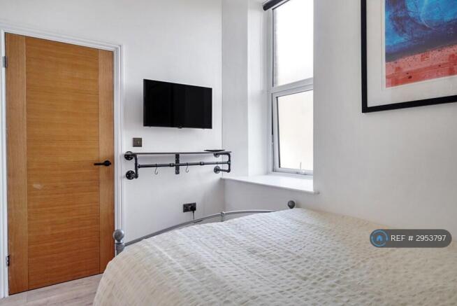 1 bed Flat to rent Image 11