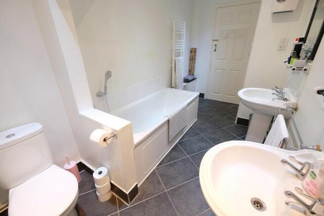 BATH/SHOWER ROOM