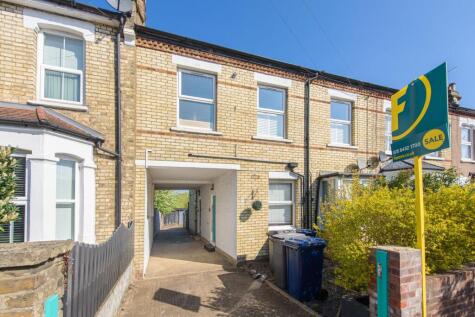 Holly Park Road, New Southgate, London, N11