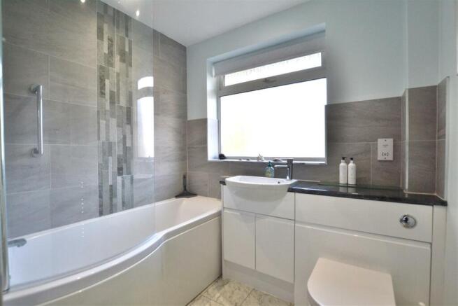Family Bathroom.JPG
