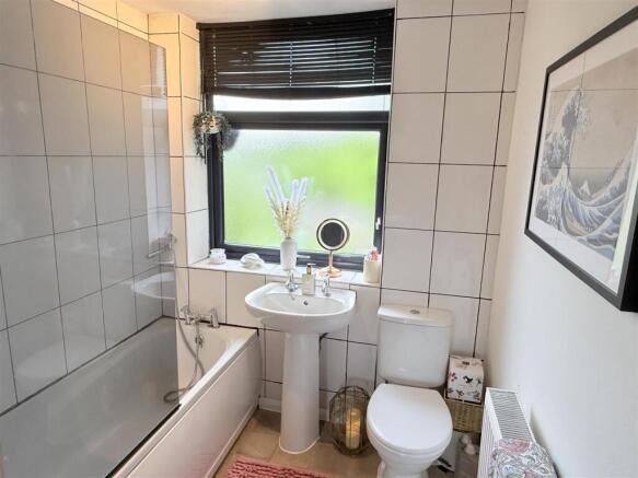 2 bed Cottage for sale Image 10