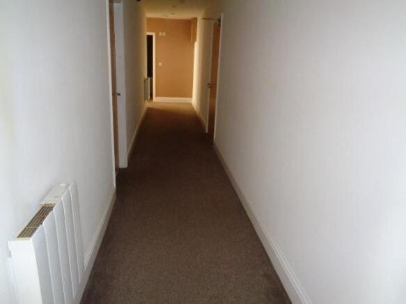 2 bed Flat to rent Image 7
