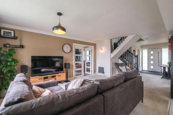 5 bed Detached for sale Image 11
